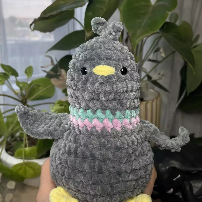 Crochet pigeon plushie / Nertas balandėlis