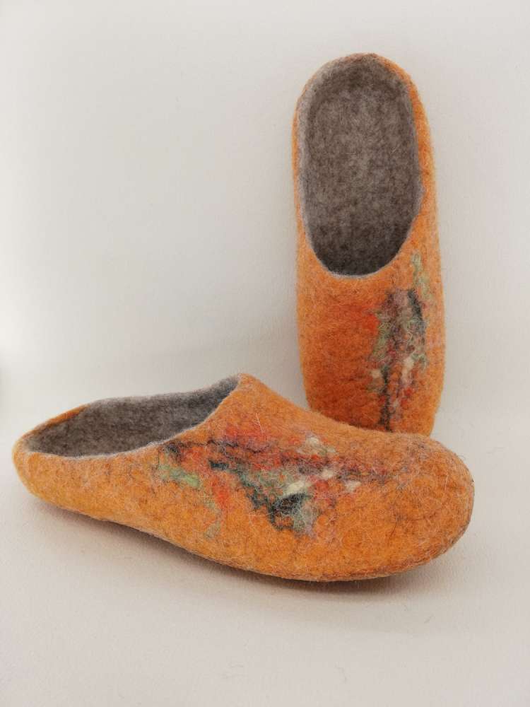 Oranžinės šlepetės
