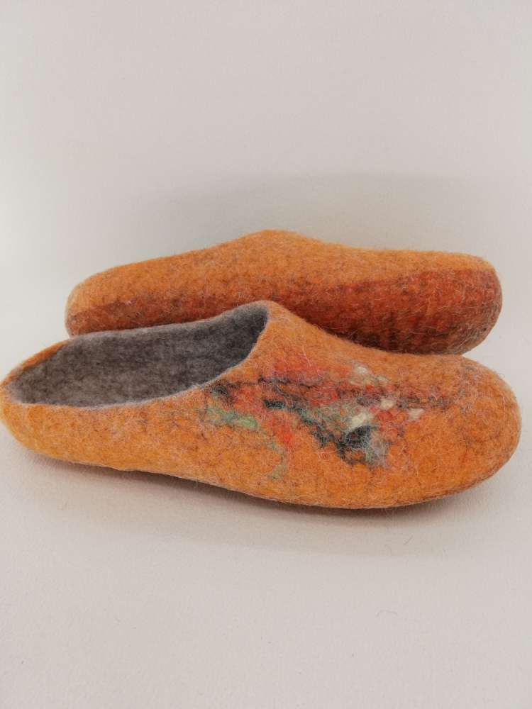 Oranžinės šlepetės