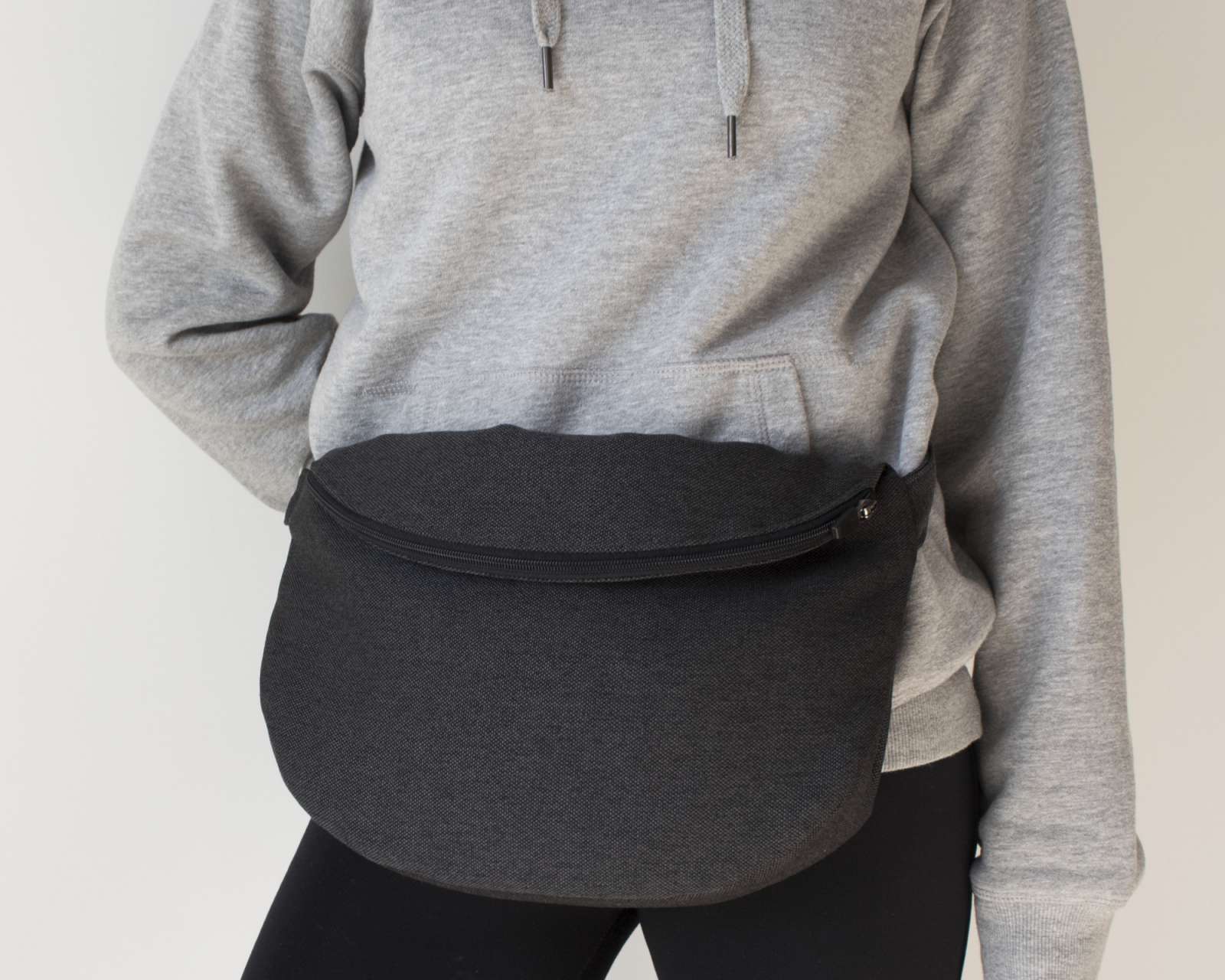 Juoda rankinė per petį unisex, Avontuur