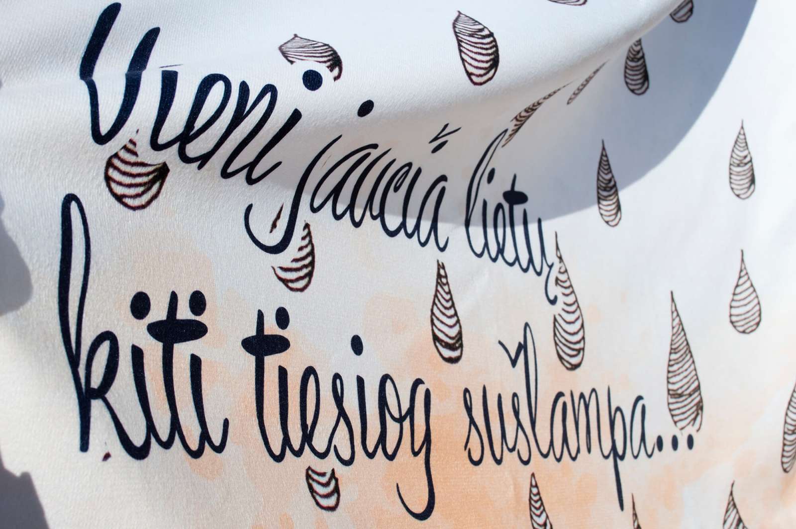 Rankšluostis LIETUS (S, L, XL)