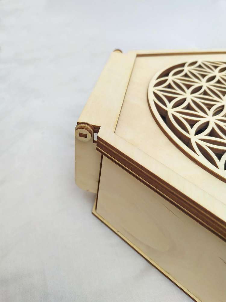 Medinė dėžutė eteriniams aliejams (24 buteliukams) ''Flower of life''