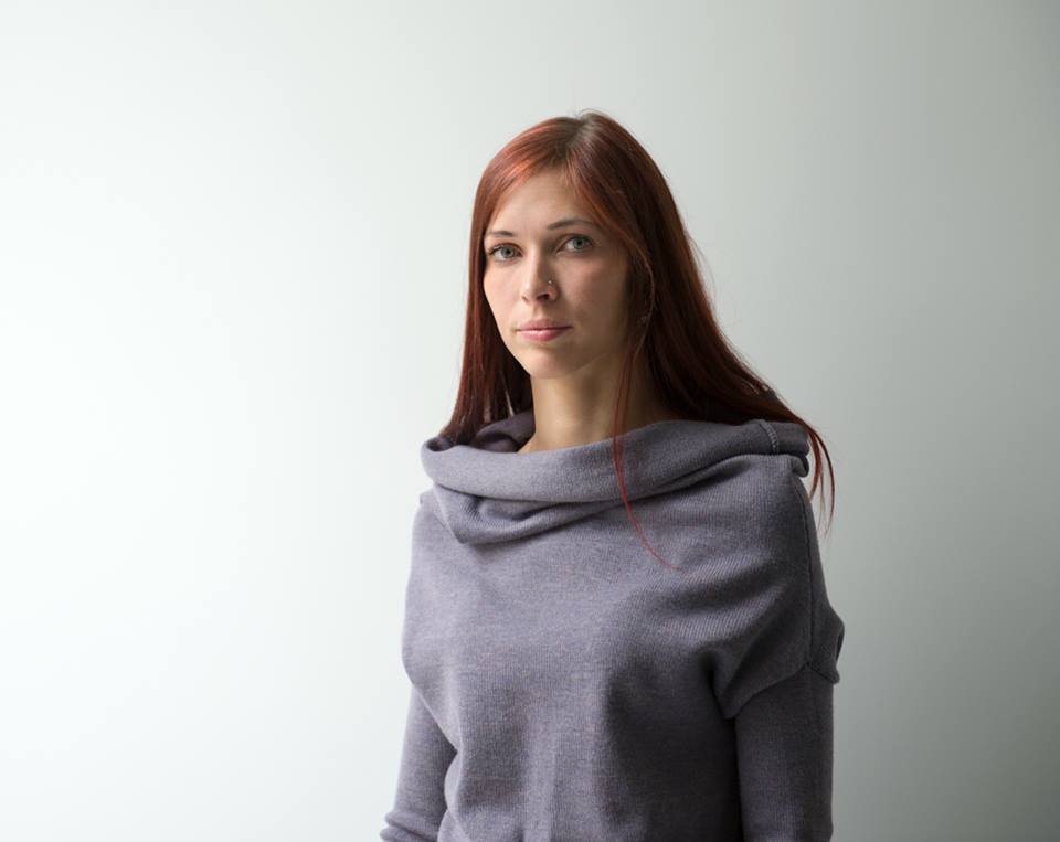 Alyvinė merino vilnos megzta suknelė, megztas megztinis virsta merino mezgimo suknelė, megzta vilnonė suknelė su gaubtu