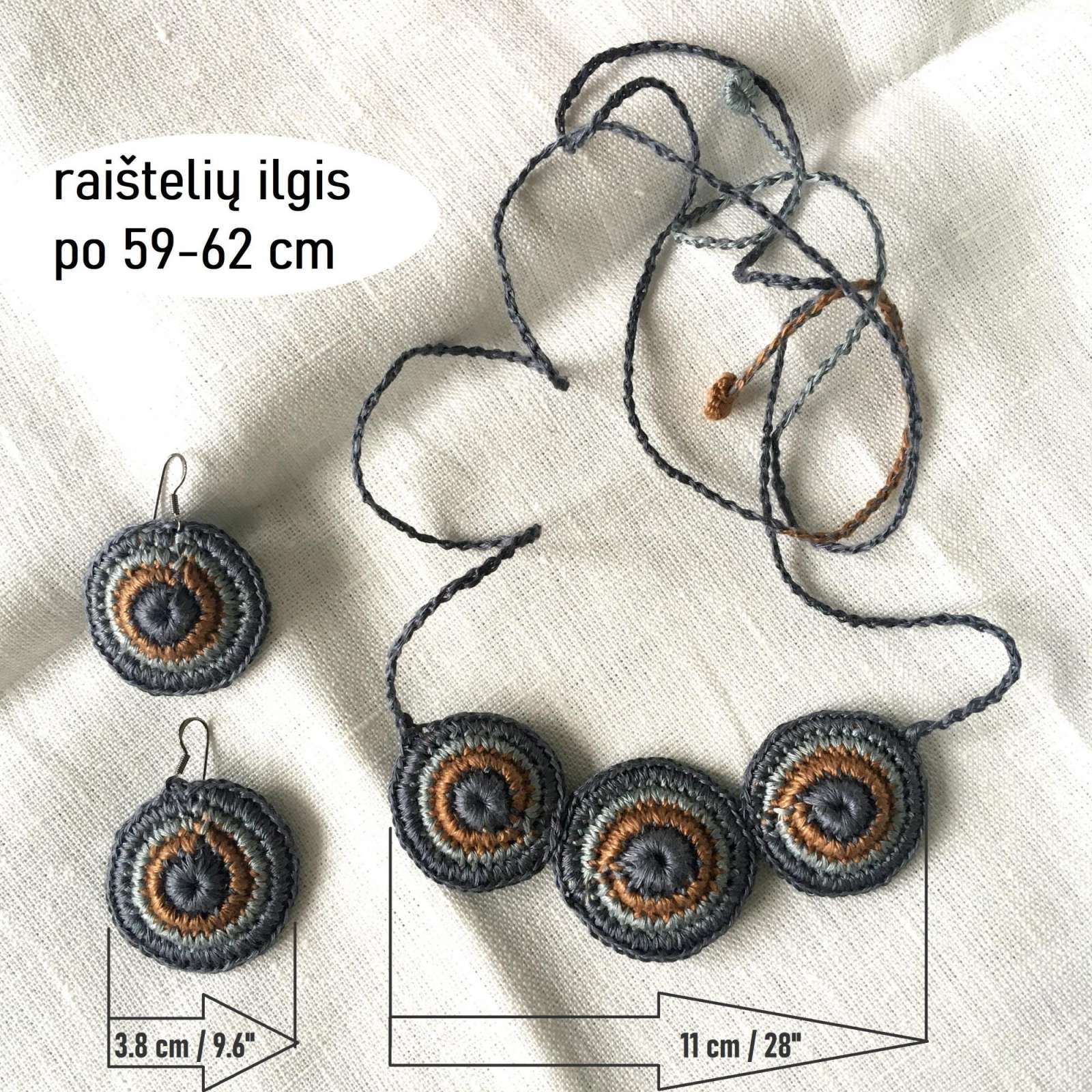 Lininis kaklo papuošalas ir auskarai