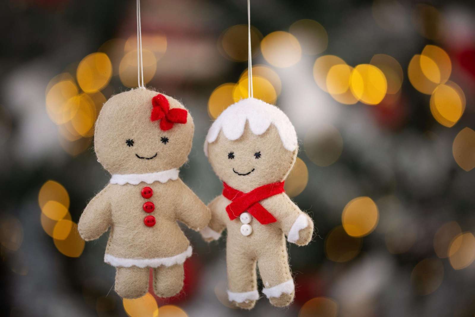 Kalėdinė dekoracija, rankų darbo pakabinamas žaisliukas Gingerbread mergaitė arba berniukas 1 vnt.
