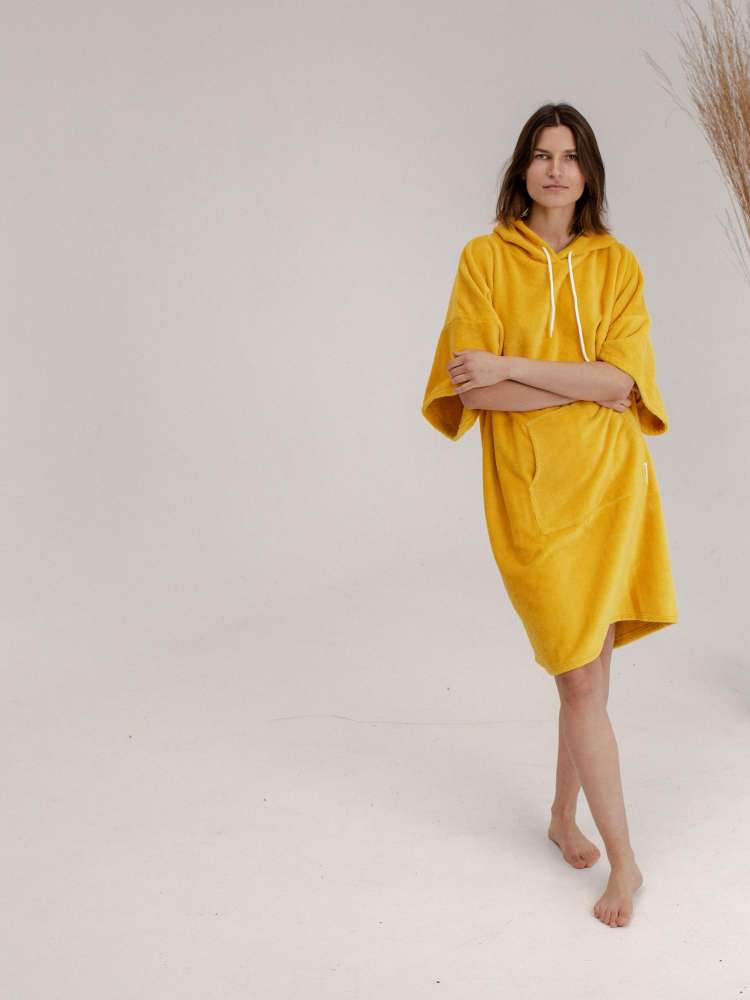 Yellow Sunshine suaugusių pončas su bambuku
