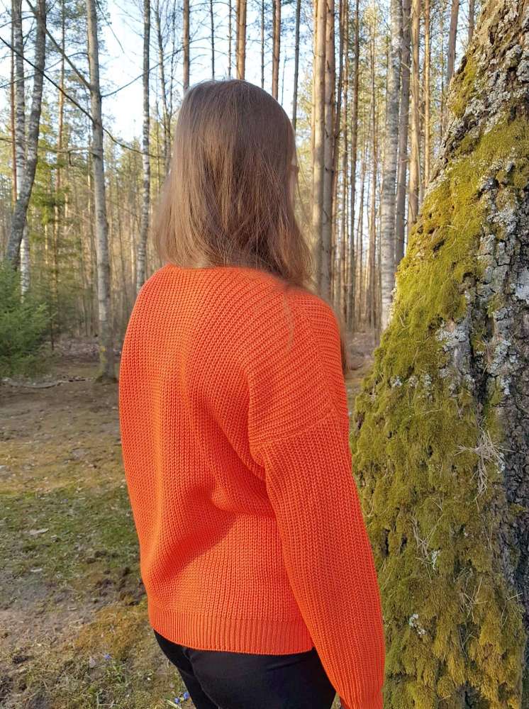 Moteriškas megztas megztinis, Merino vilnos megztinis su raštu, Laisvas megztukas trikampiu kaklu