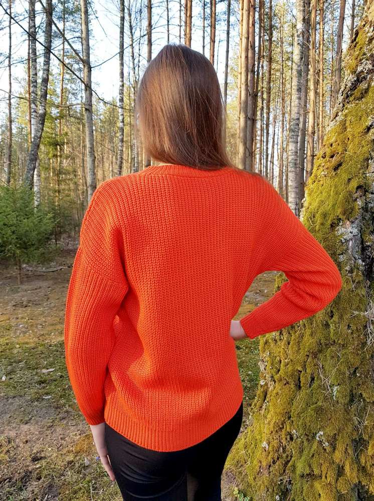 Moteriškas megztas megztinis, Merino vilnos megztinis su raštu, Laisvas megztukas trikampiu kaklu