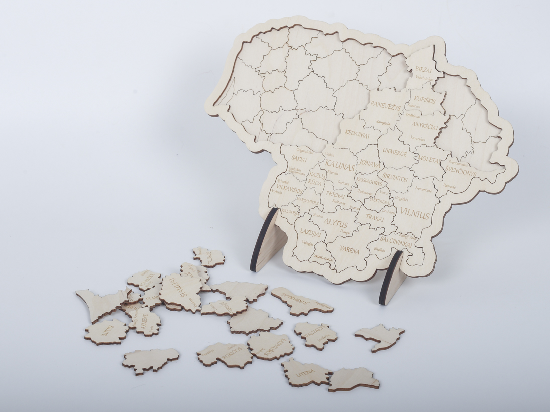 Lietuva - pastatoma medinė lavinamoji dėlionė