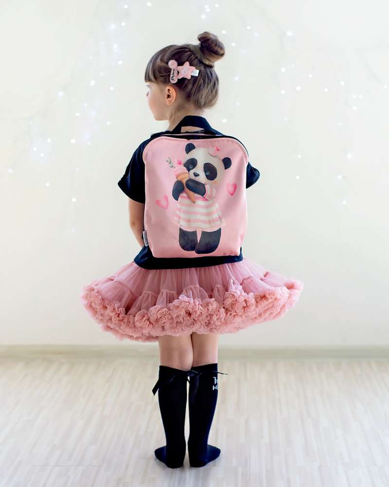 Kuprinytė „Panda su ledais“