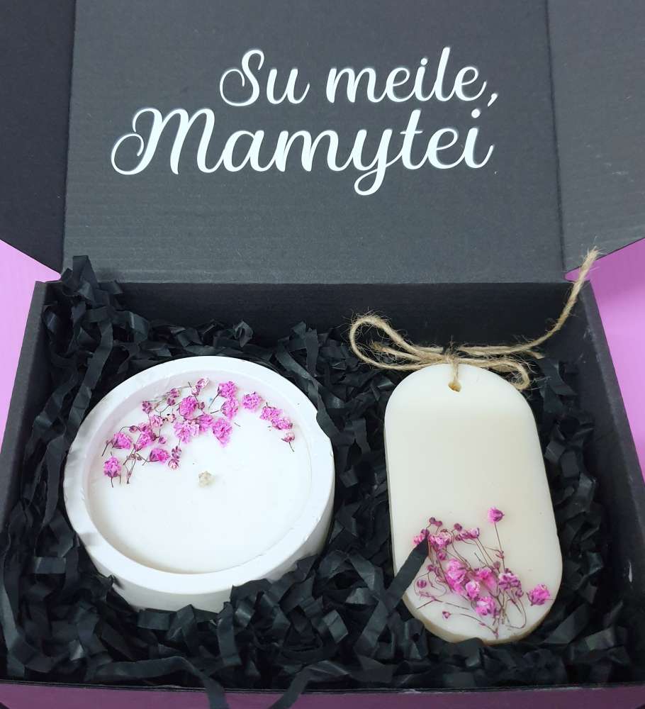 Dovanų dėžutė žvakė ir kvapukas Mamos dienai