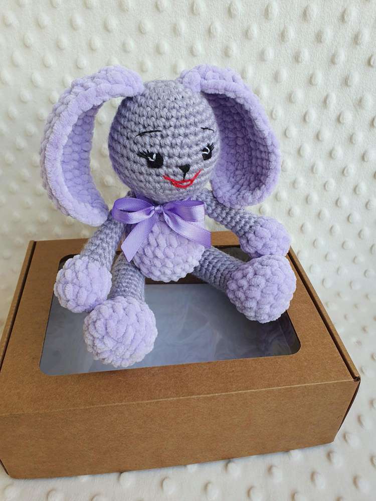 Nerta zuikutė dovanų dėžutėje ,dydis 22 cm