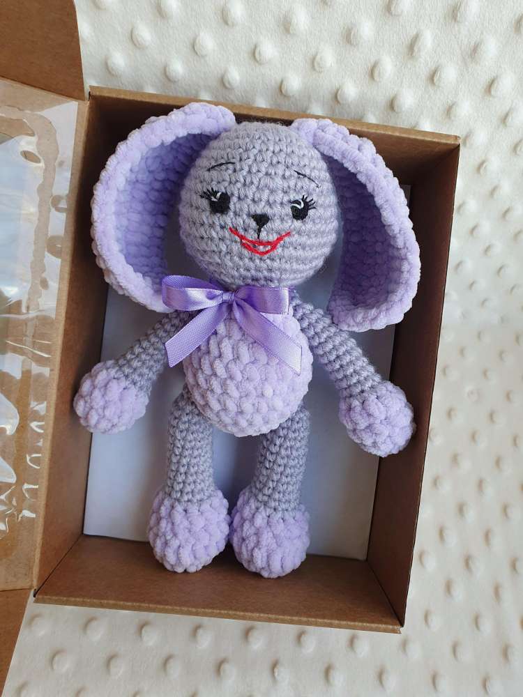Nerta zuikutė dovanų dėžutėje ,dydis 22 cm