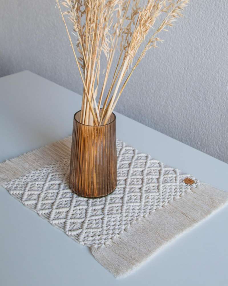 Macrame stalo dekoracija