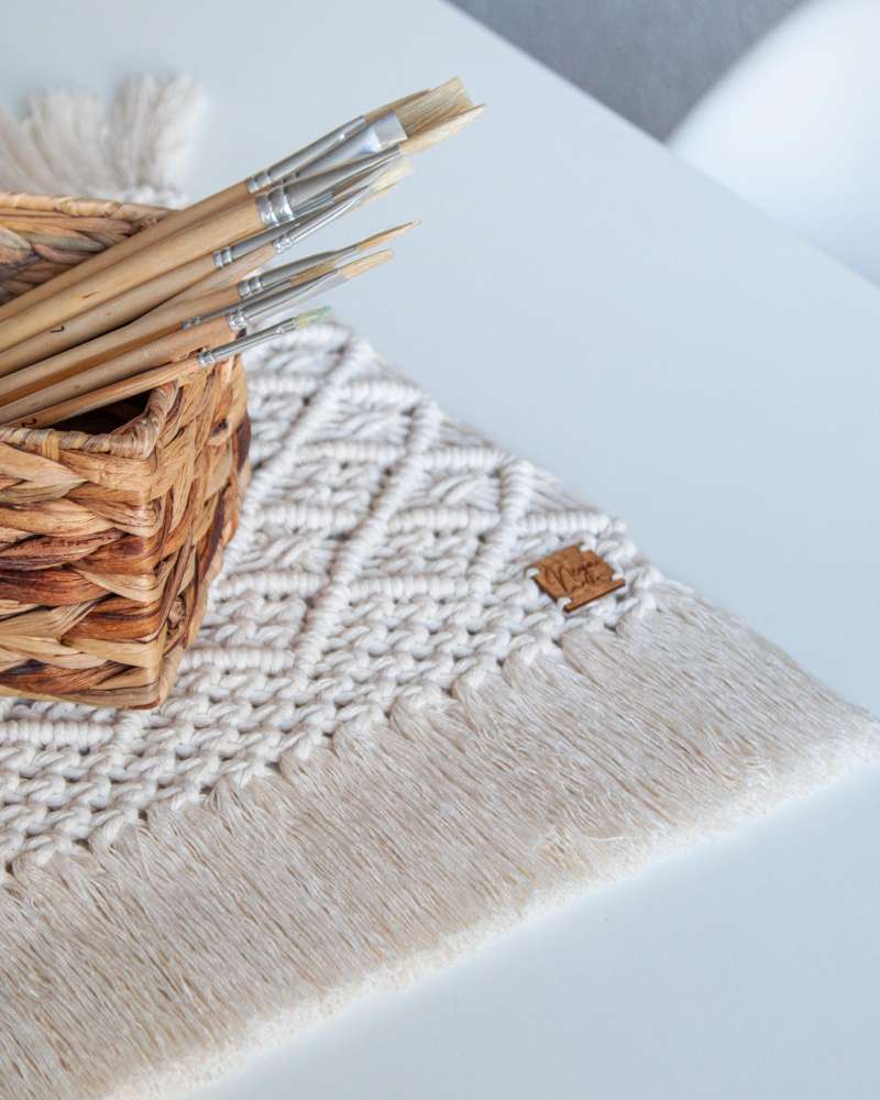 Macrame stalo dekoracija