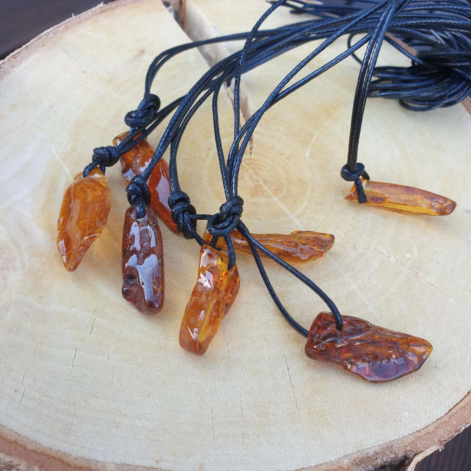 Gintarinis pakabukas