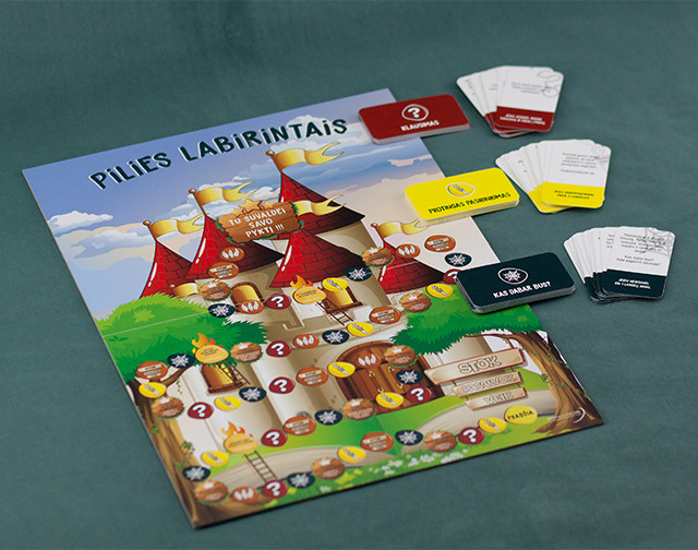 Stalo žaidimas „Pilies labirintais“