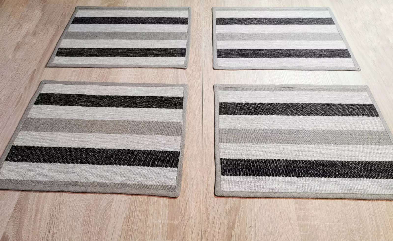 Lininių padėkliukų rinkinys ,,Pusryčiai"