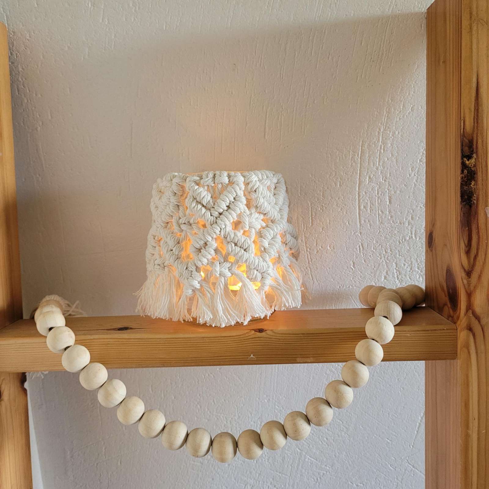 Makrame žvakidė romantiškai aplinkai sukurti