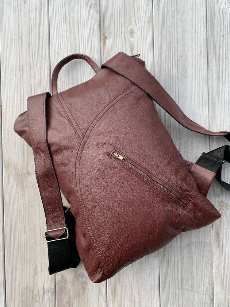 Vienetinė bordo odos kuprinė