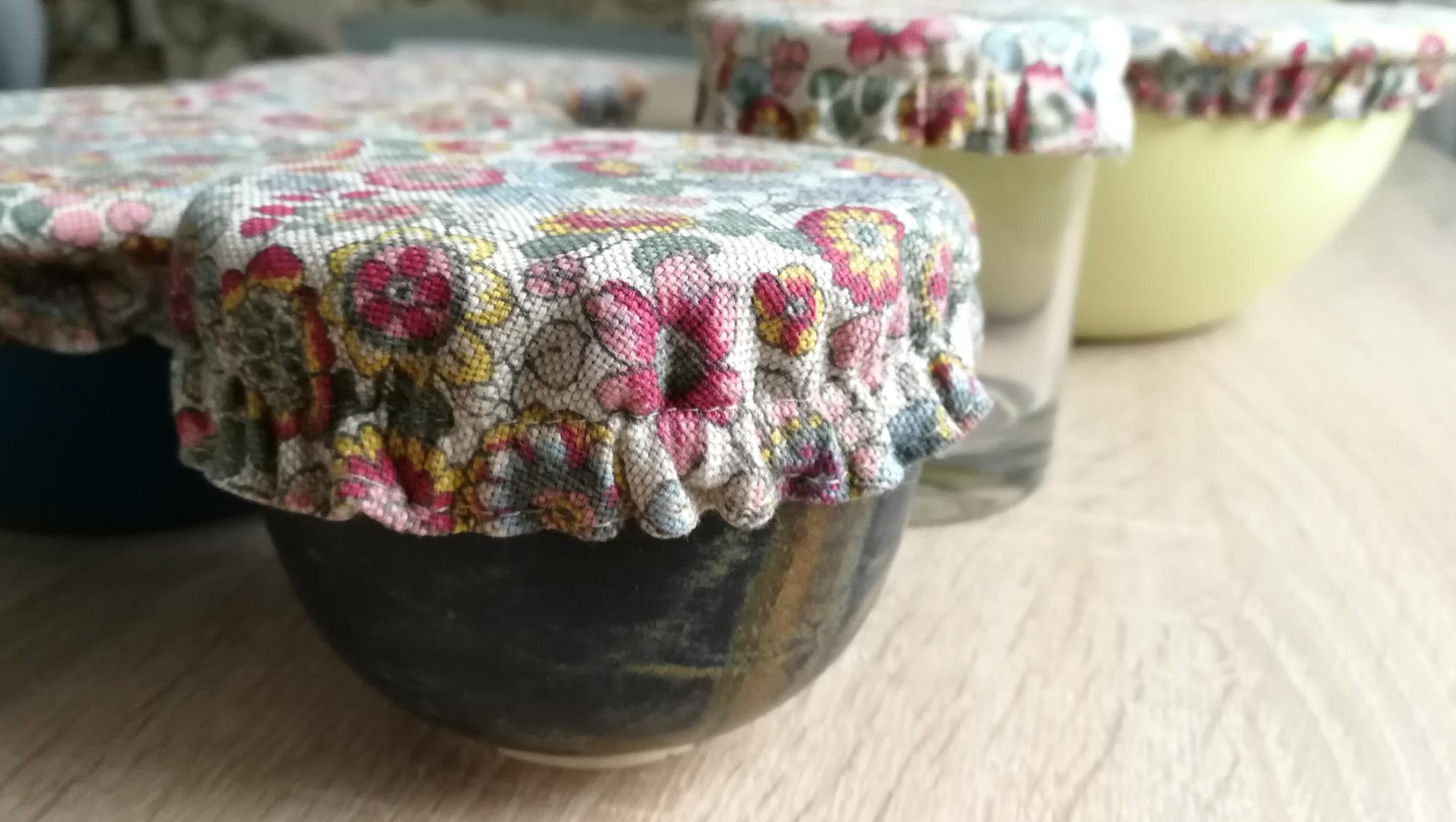 Daugkartiniai dangteliai indams iš lino