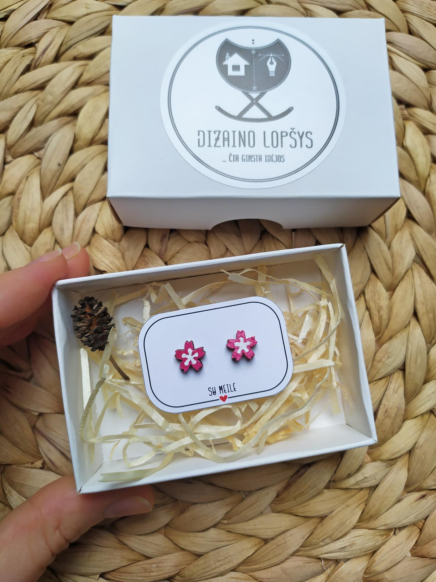 Mediniai rankų darbo auskarai ''Japoniška sakura''