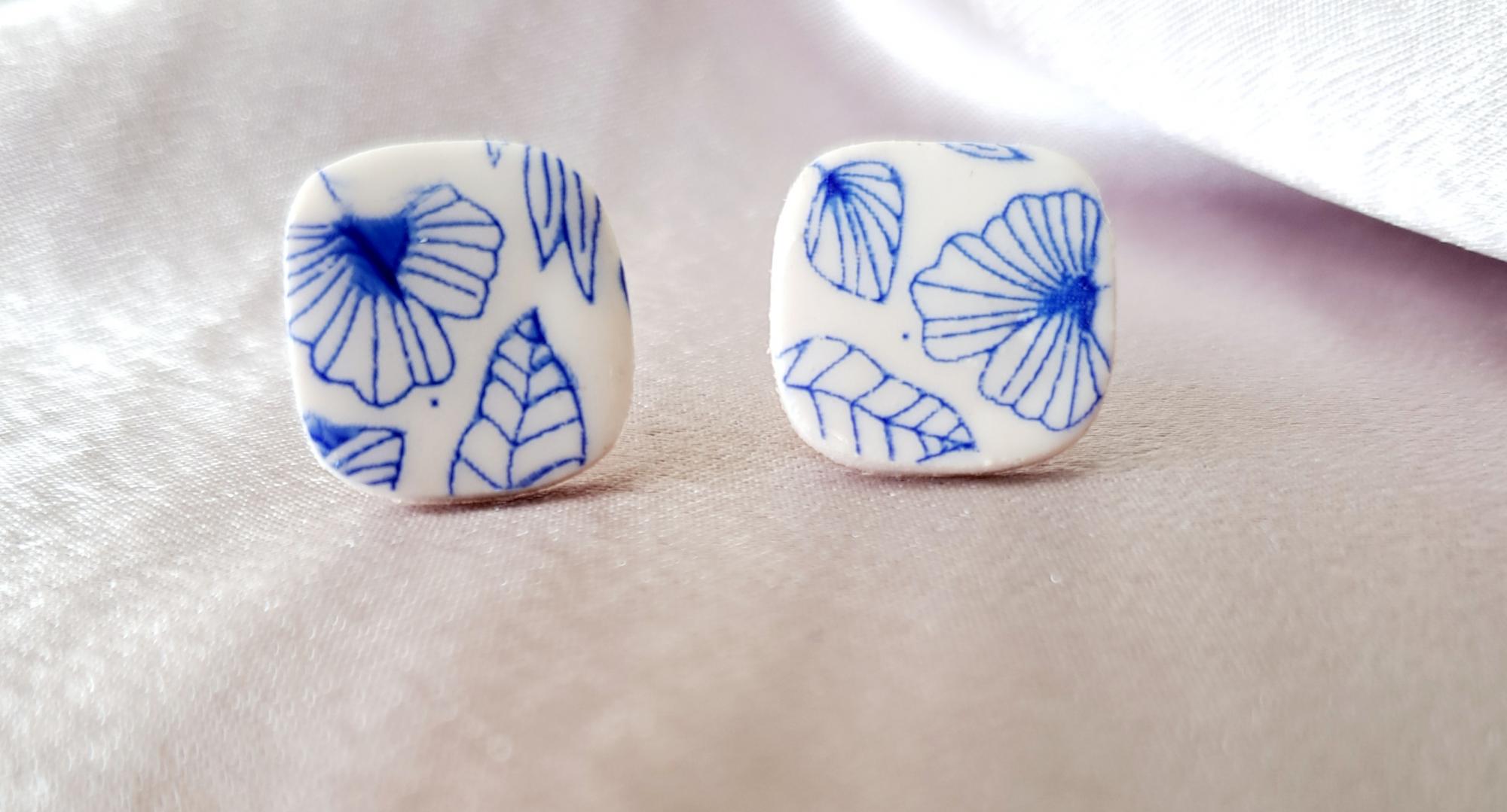 Auskarai- vinukai „Blue poppy“