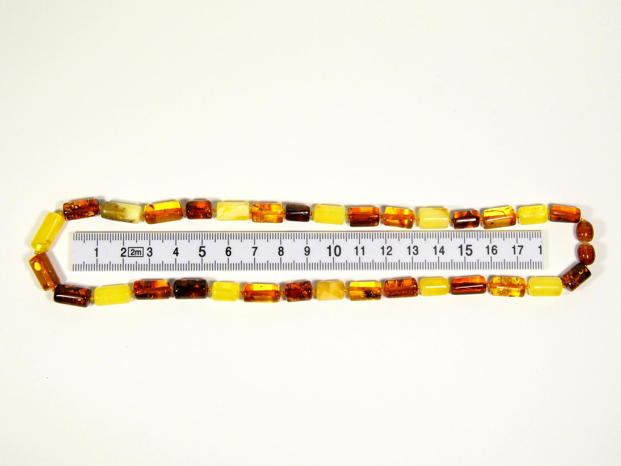 Gintariniai karoliai. 46cm ilgio. Spalvoti gintaro karoliai. 0267