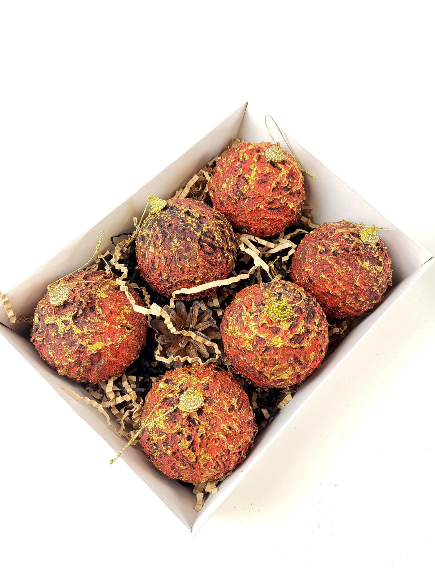 Kalėdų eglutės žaisliukai „Rojo oscuro“ (8 cm) - 6 vnt.