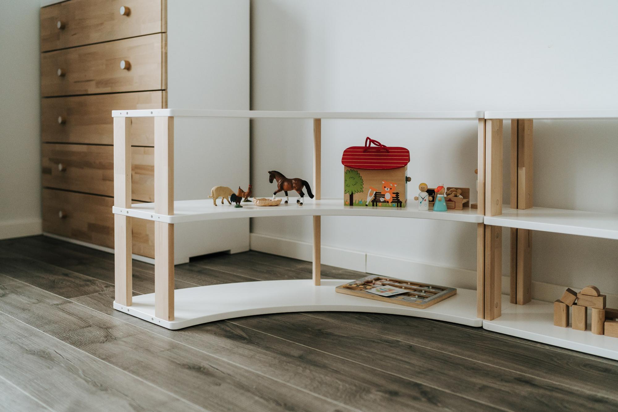 Modulinė Montessori lentyna Lenkta