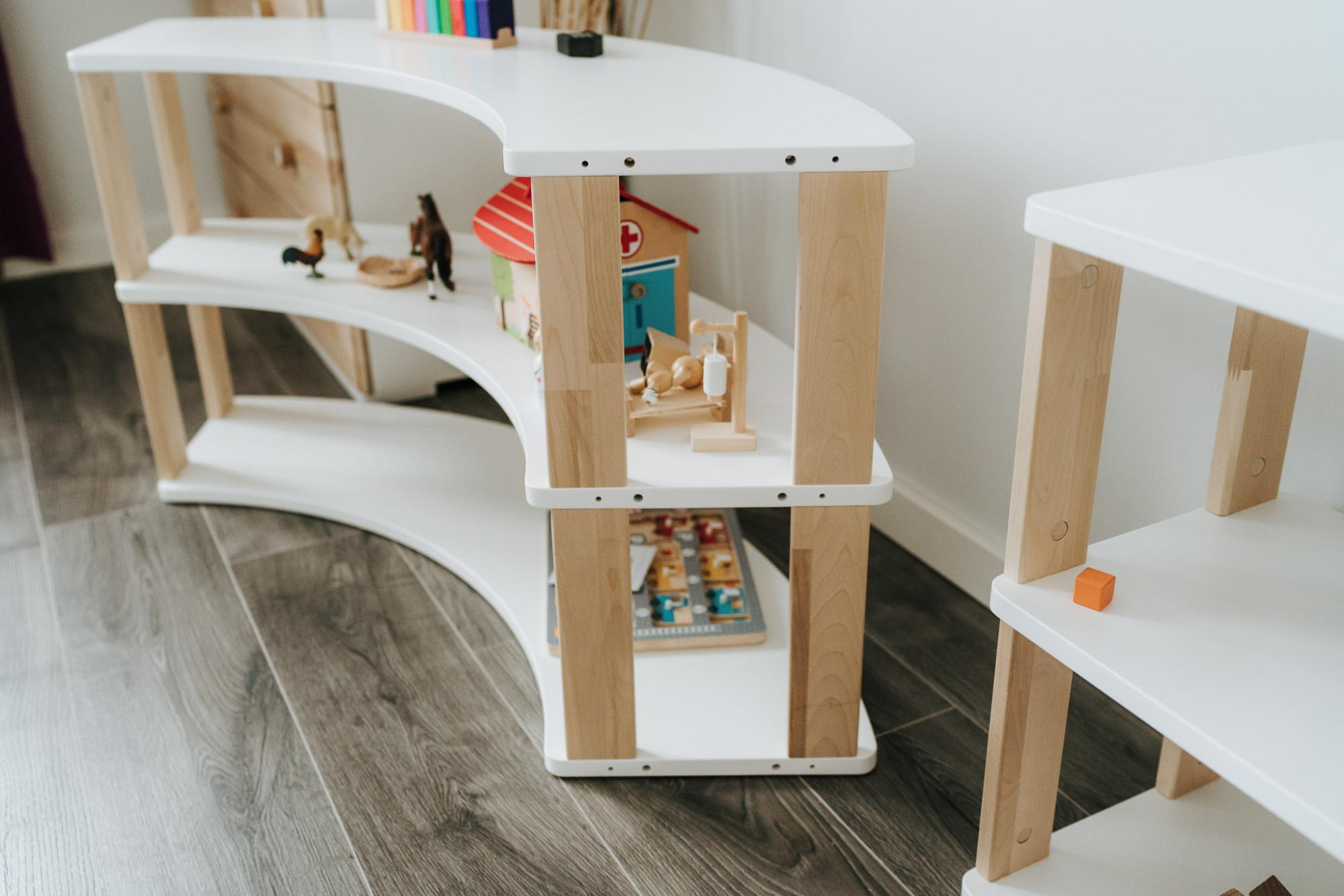 Modulinė Montessori lentyna Lenkta