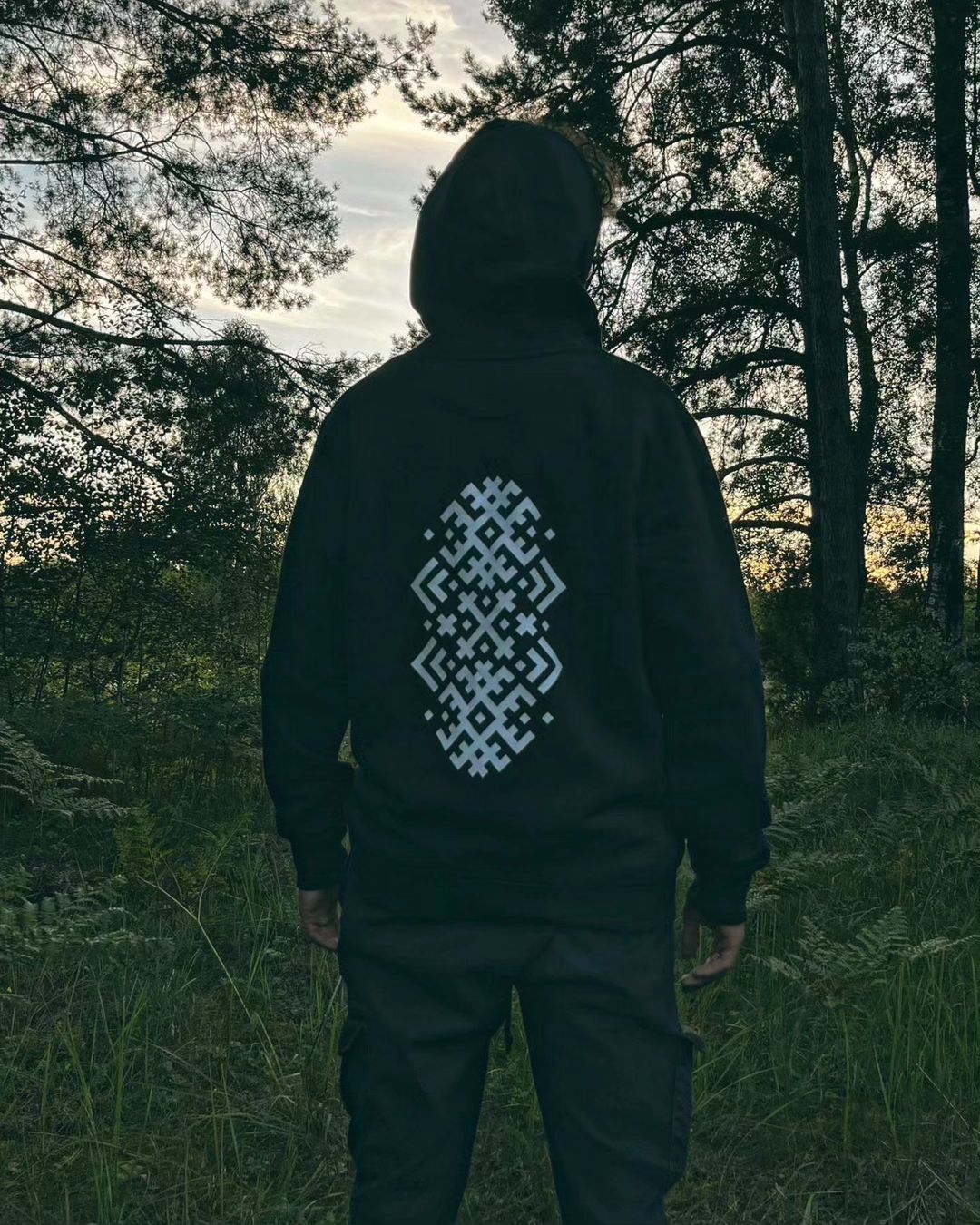 Baltiškų ženklų džemperis: Maros kryžius (unisex)