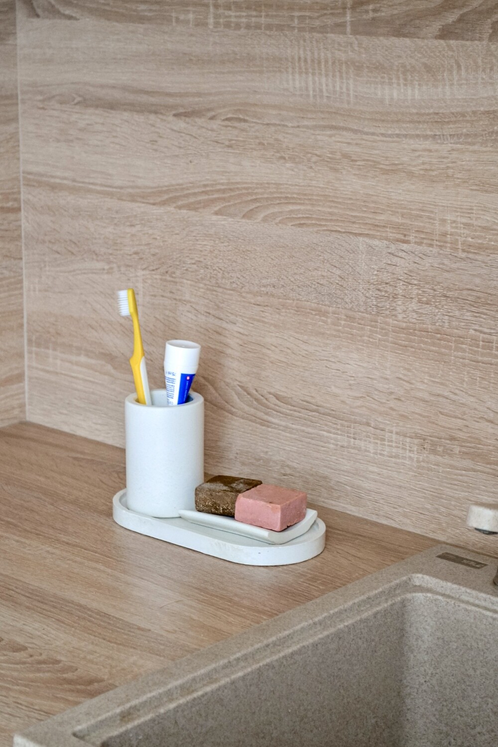 Betoninis dantų šepetėlių dėklas/ pieštukinė