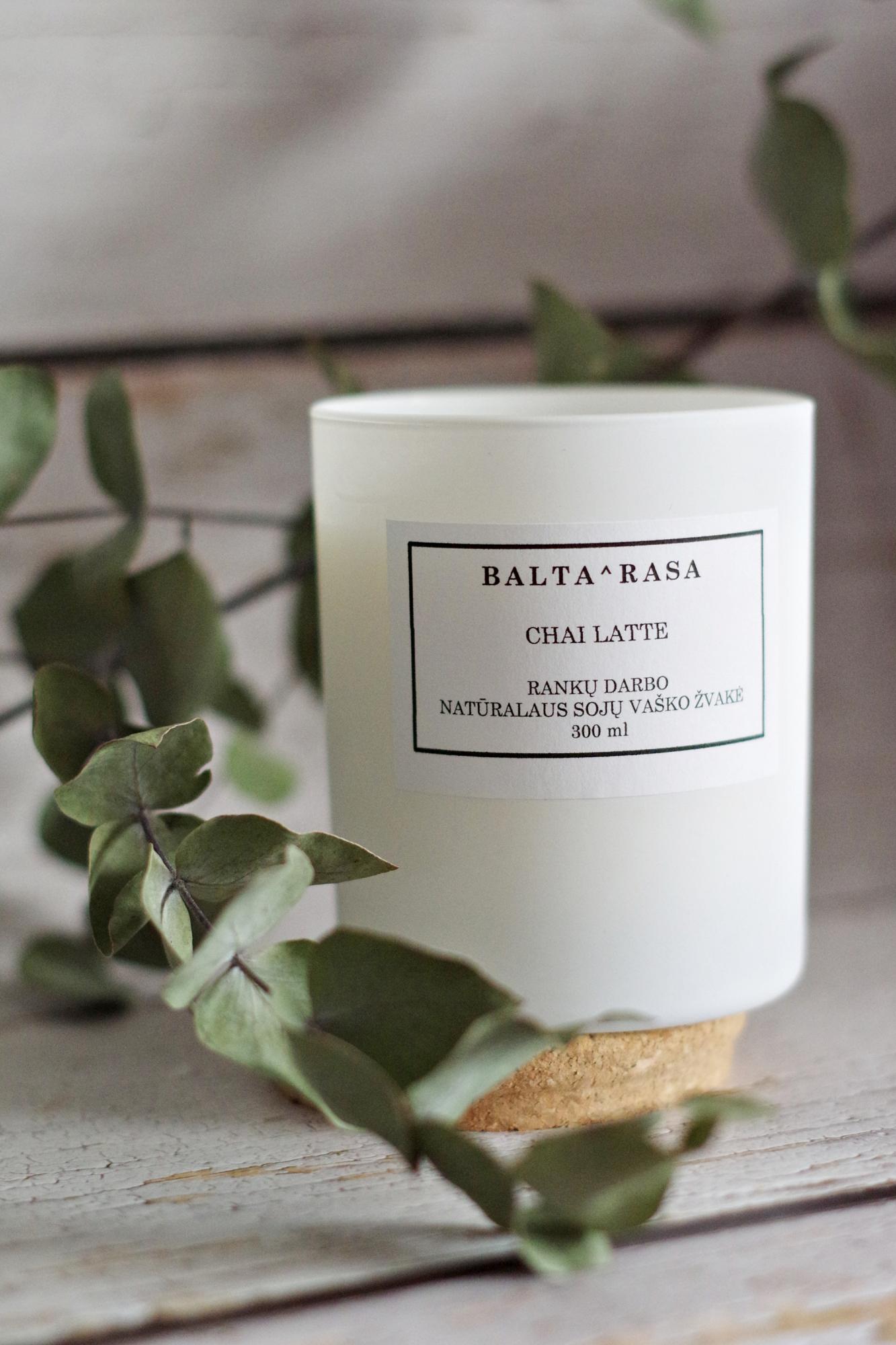 Aromatinė sojų vaško žvakė „CHAI LATTE“