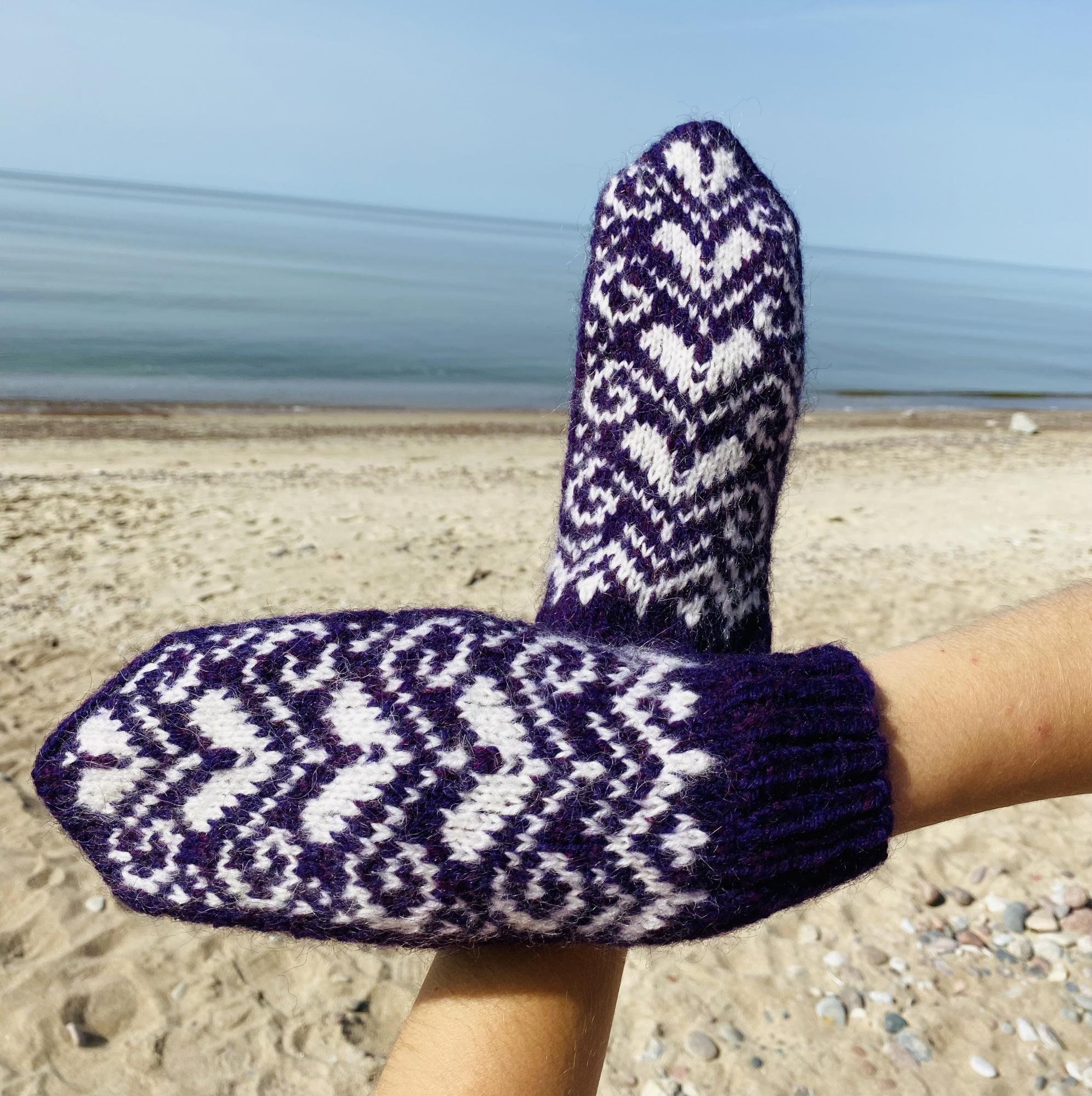 Megztos violetinės spalvos pirštinės GP-1447