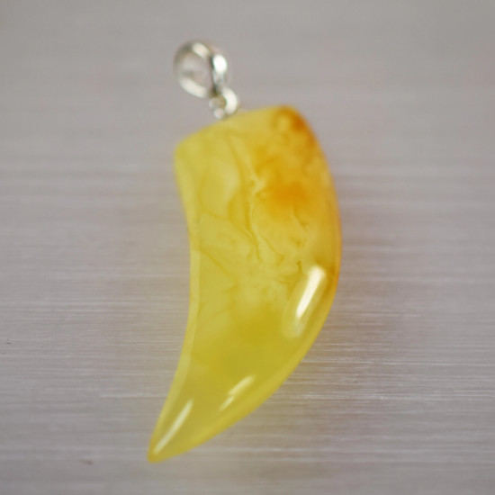 Gintarinis pakabukas su grandinėle AP0004