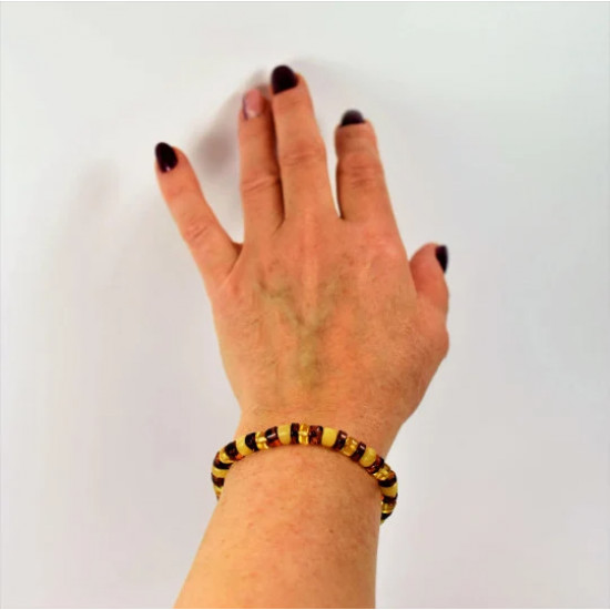 Įvairiaspalvė gintarinė apyrankė MB0043