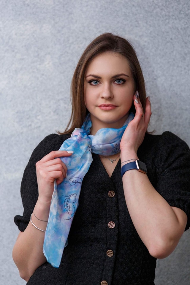 Dovana JAI | Kvadratinė šilko skara | Kaklo skara
