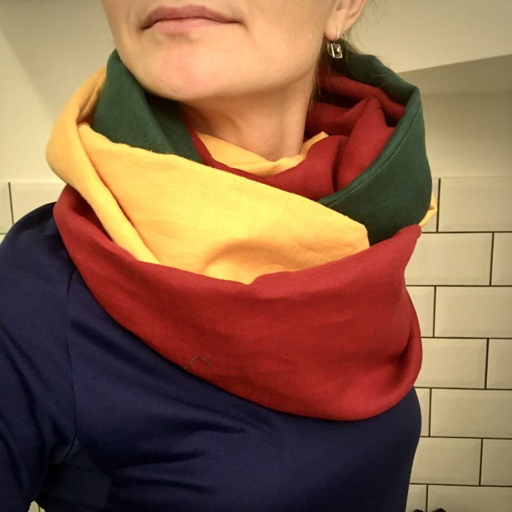 Lininis „begalybės“ šalikas - geltona, žalia, raudona