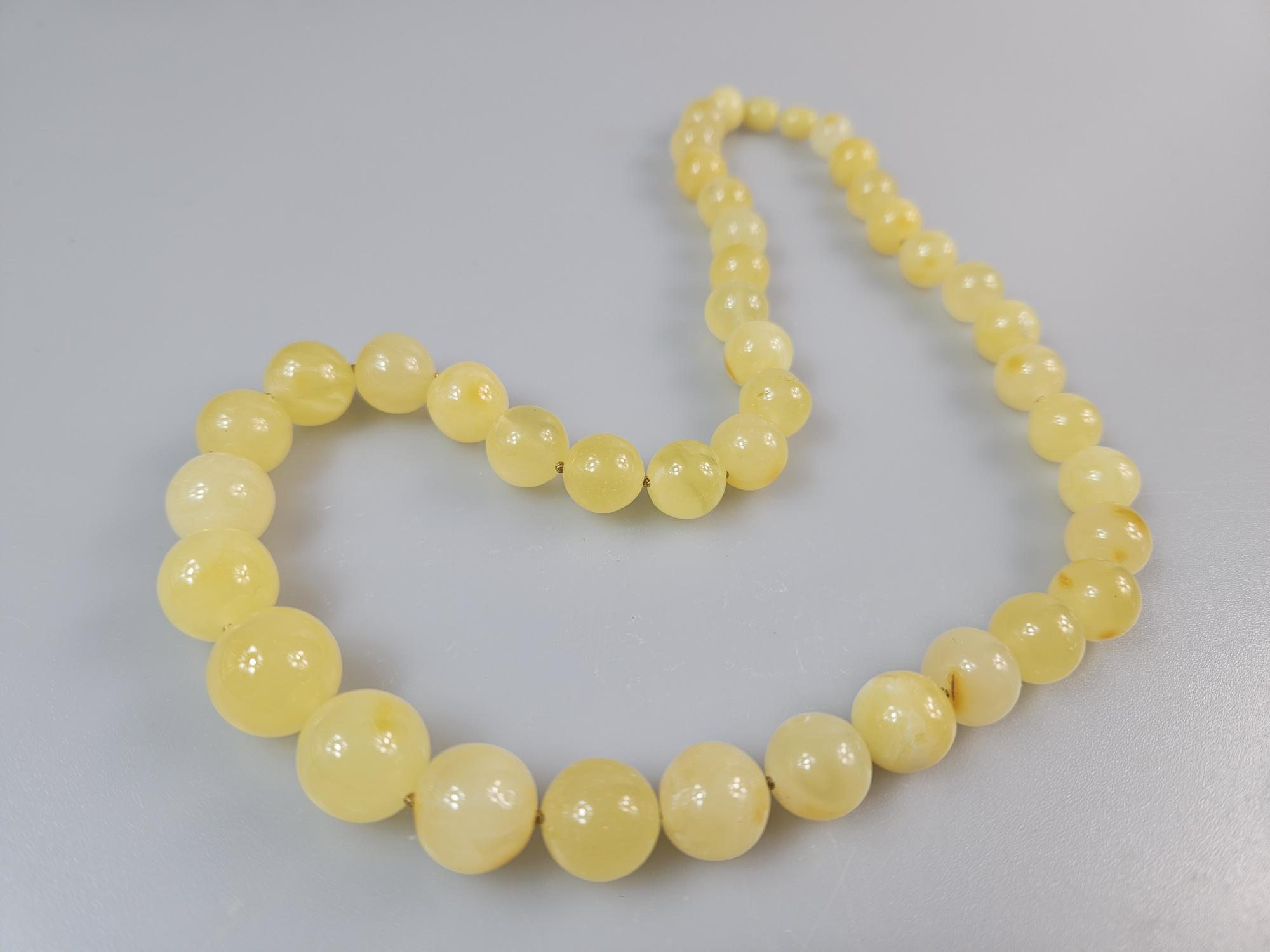 Balto Gintaro karoliai Apvalūs gintariniai karoliai White round Baltic Amber beaded Necklace