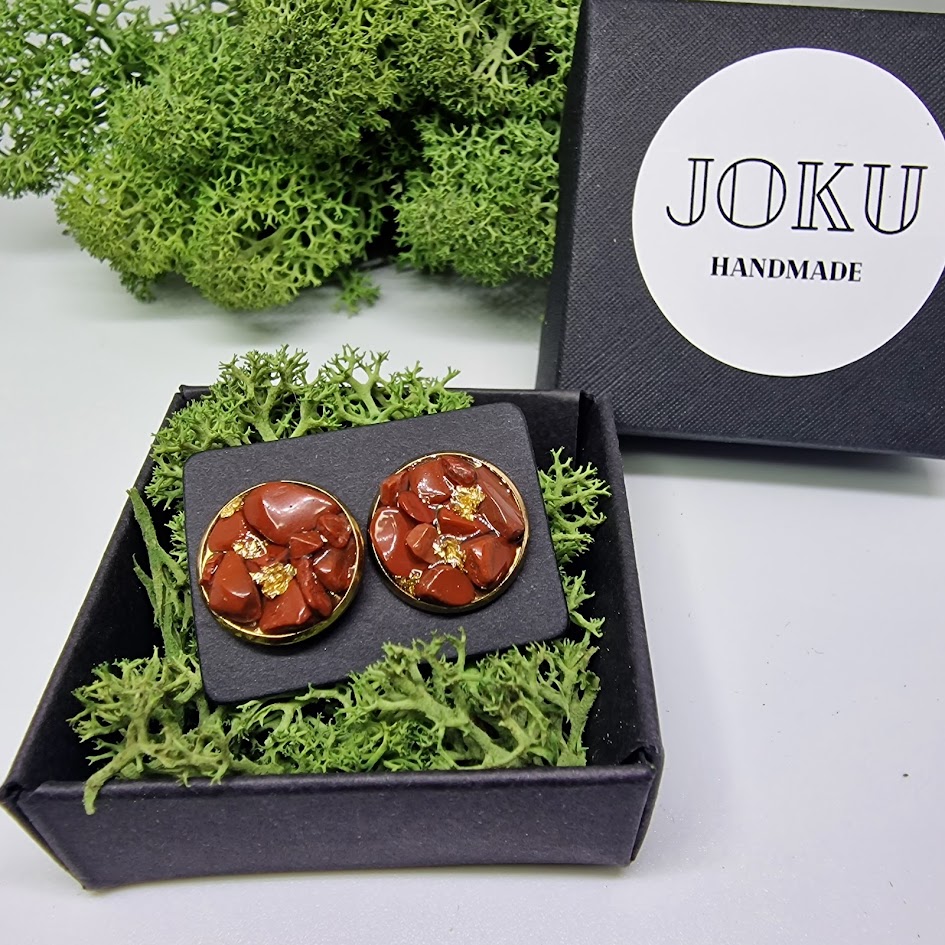 Rankų darbo auskarai su raudonuoju jaspiu