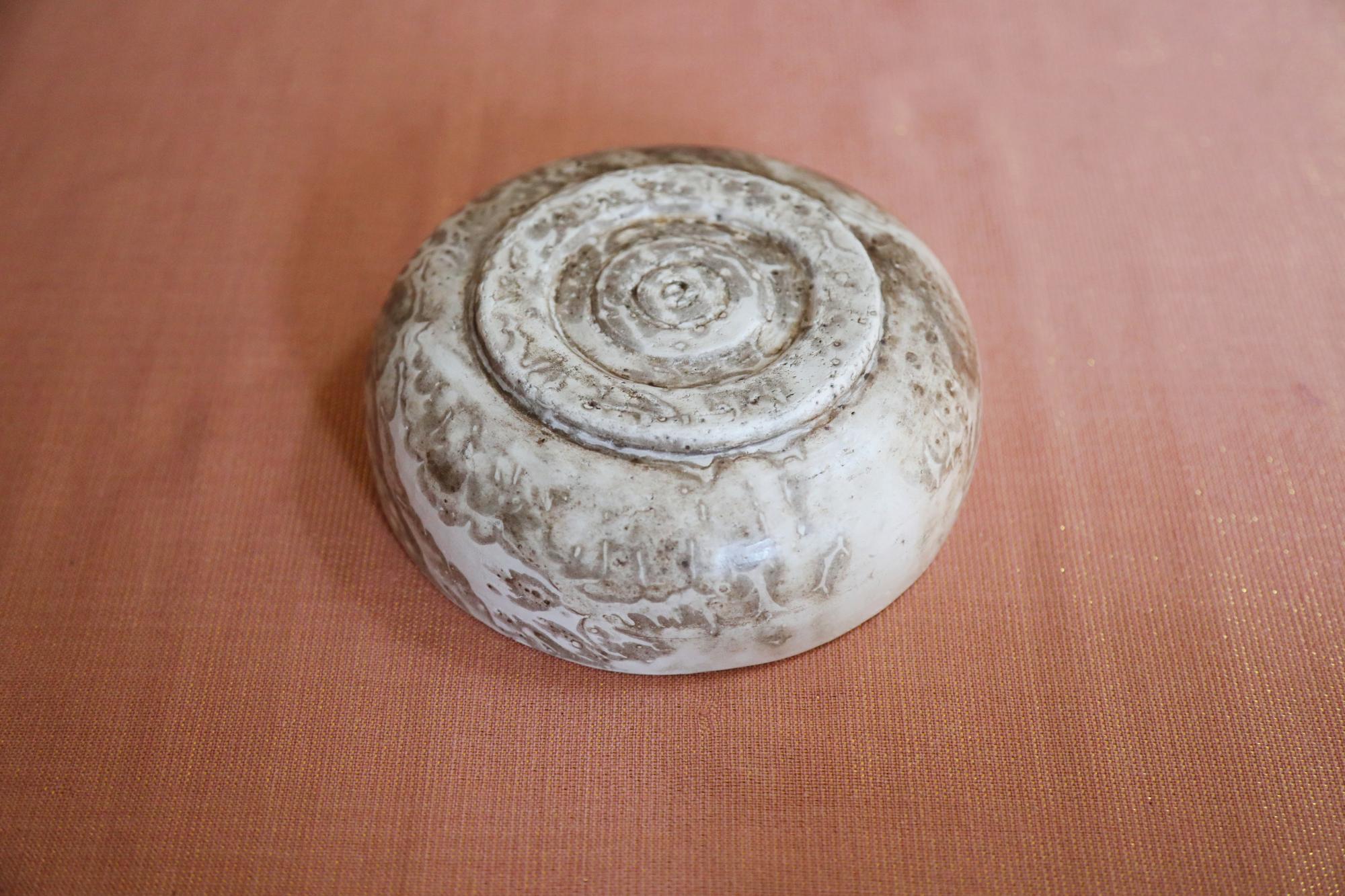 Rankų darbo raugo keramikos dubuo (W30)