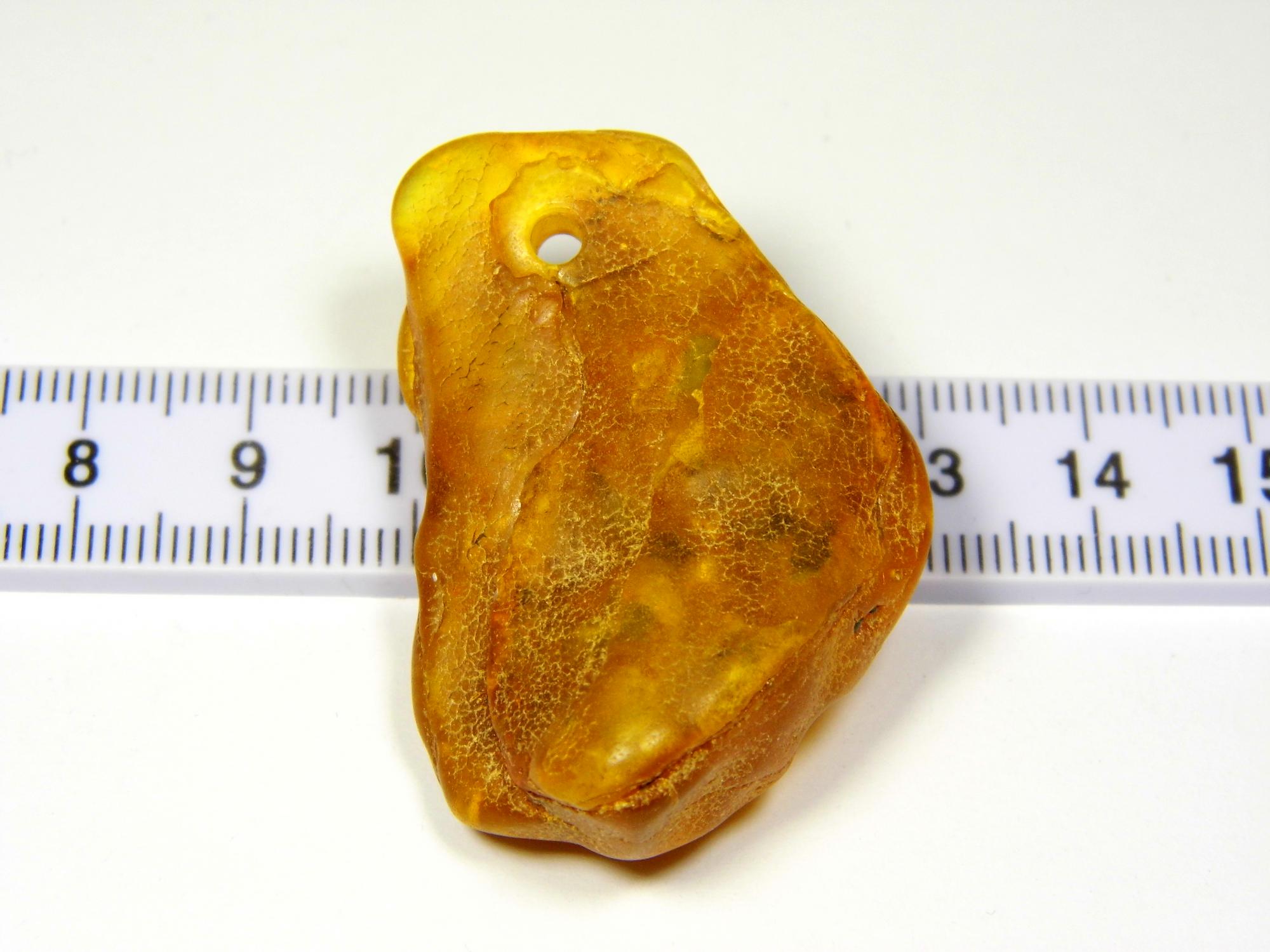 Gintarinis pakabukas amuletas su skyle. 8,9gr. rudo gintaro pakabukas. Gintarinis pakabukas. Natūralus Baltijos gintaras. 0436