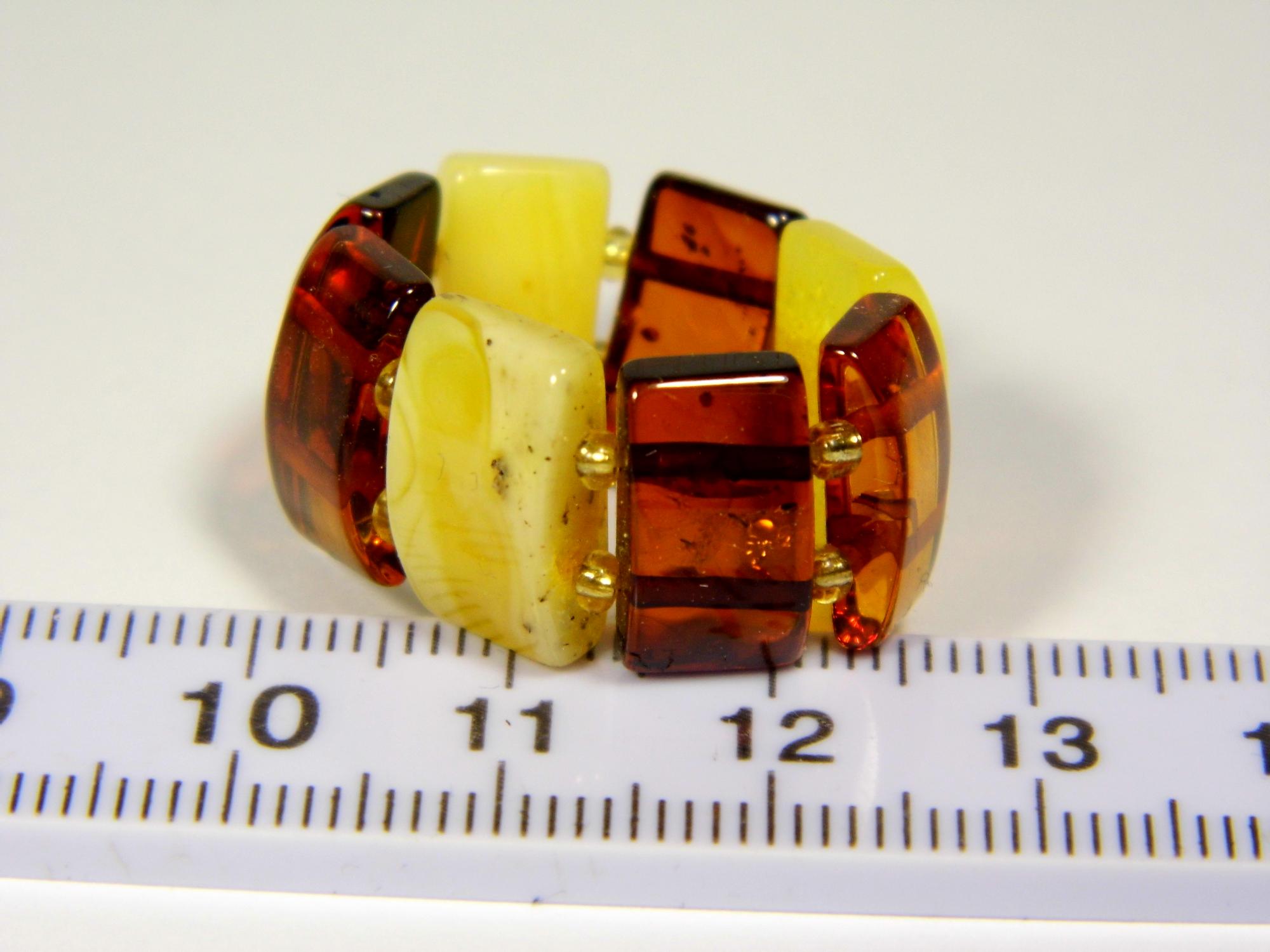 Gintarinis žiedas ant gumytės. Dydis 20mm. Žiedas su gintaru. Spalvotas gintaro žiedas. Natūralus Baltijos gintaras. 0444