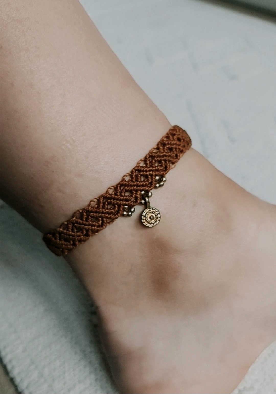Macrame kojos apyrankė