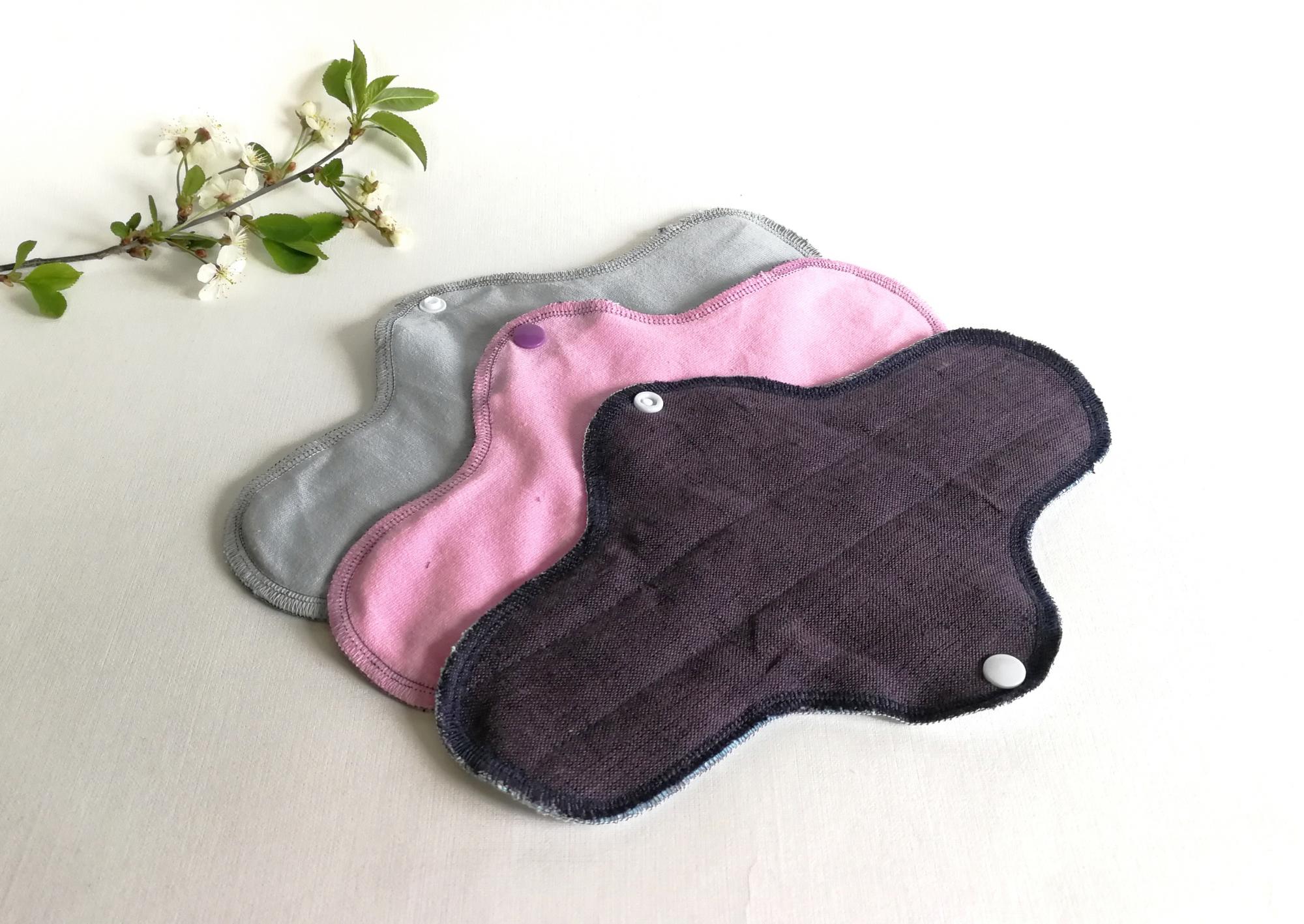 Tamsiai violetinio lino daugkartiniai įklotai