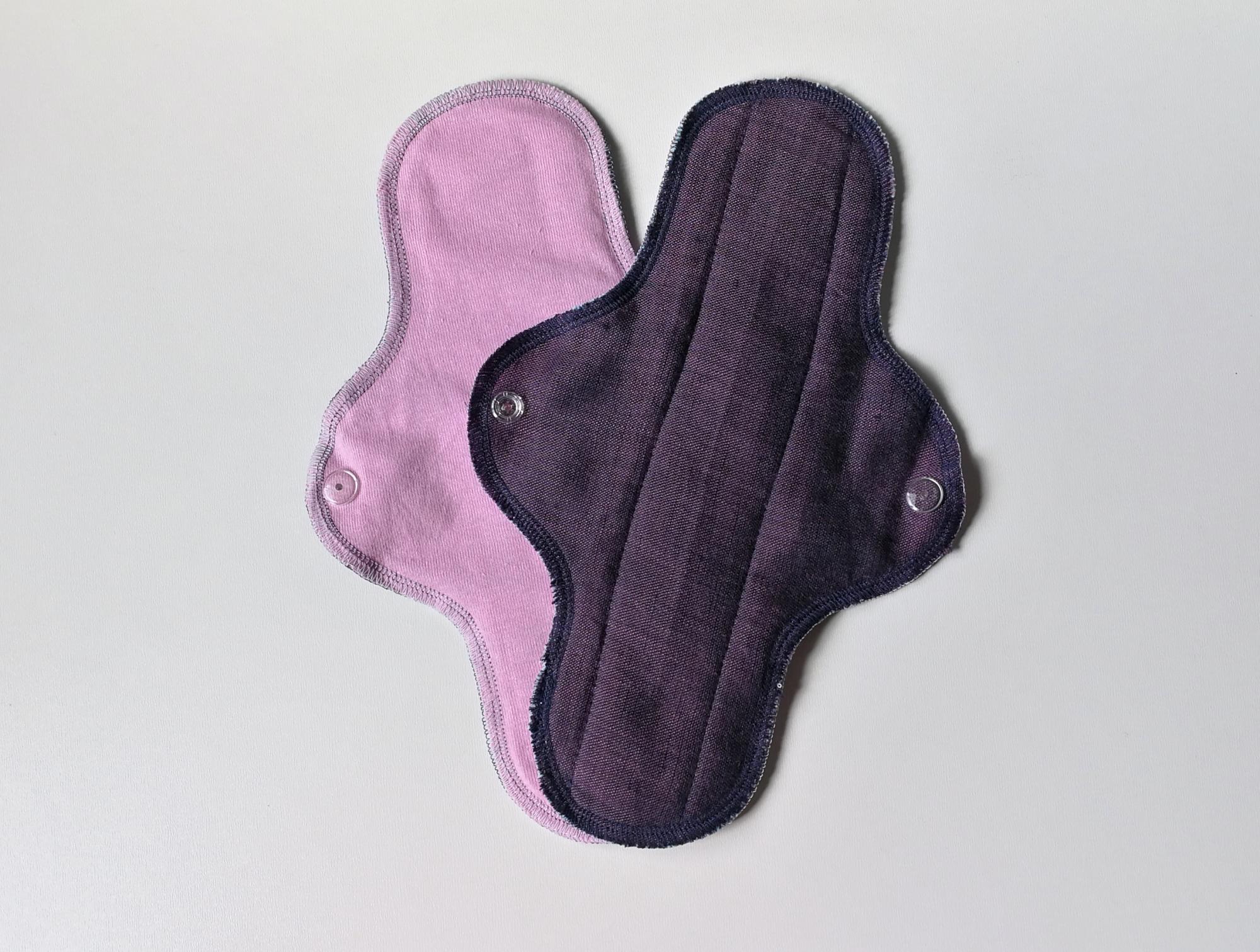 Tamsiai violetinio lino daugkartiniai įklotai