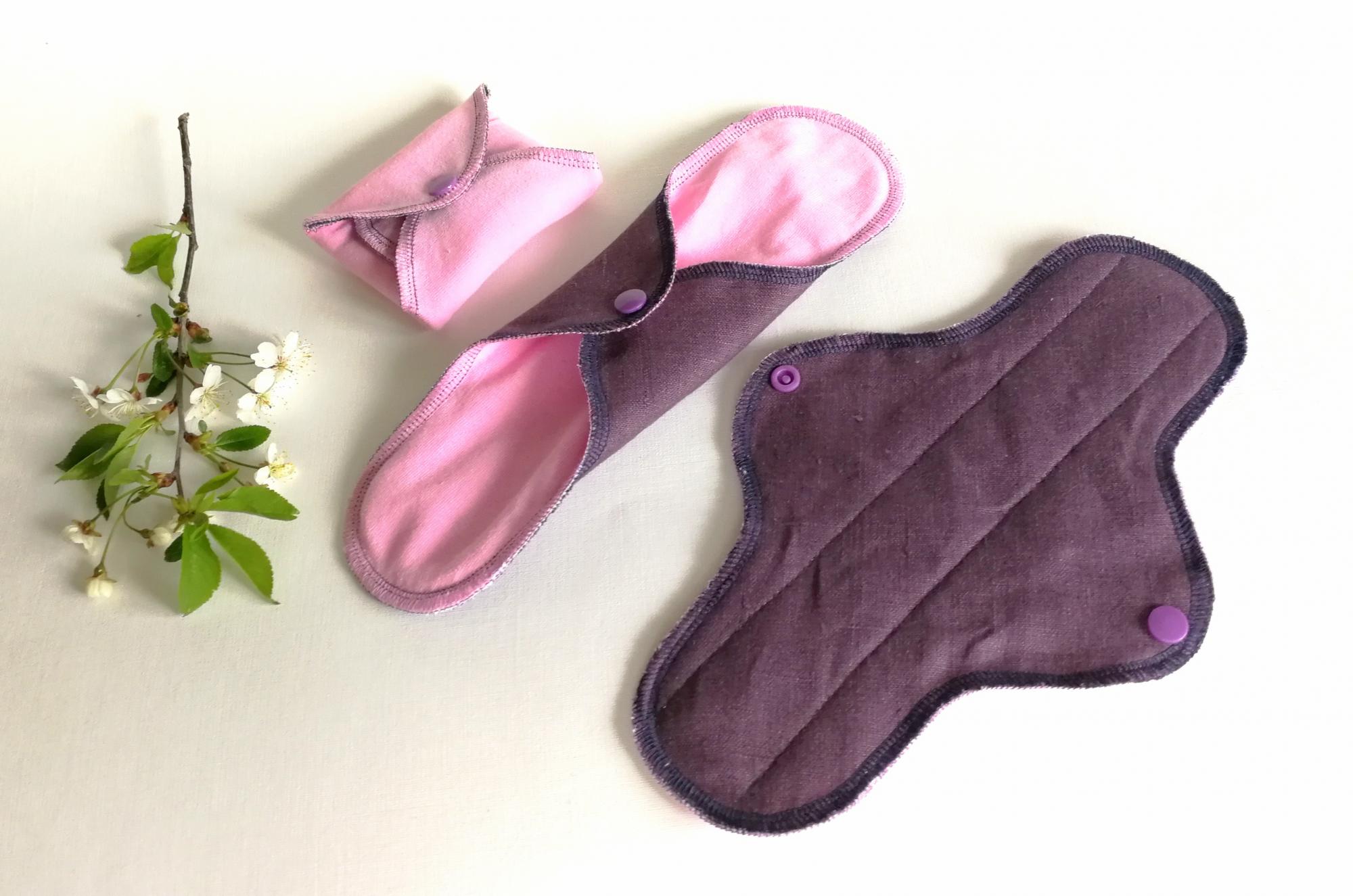 Šviesiai violetinio lino daugkartiniai įklotai