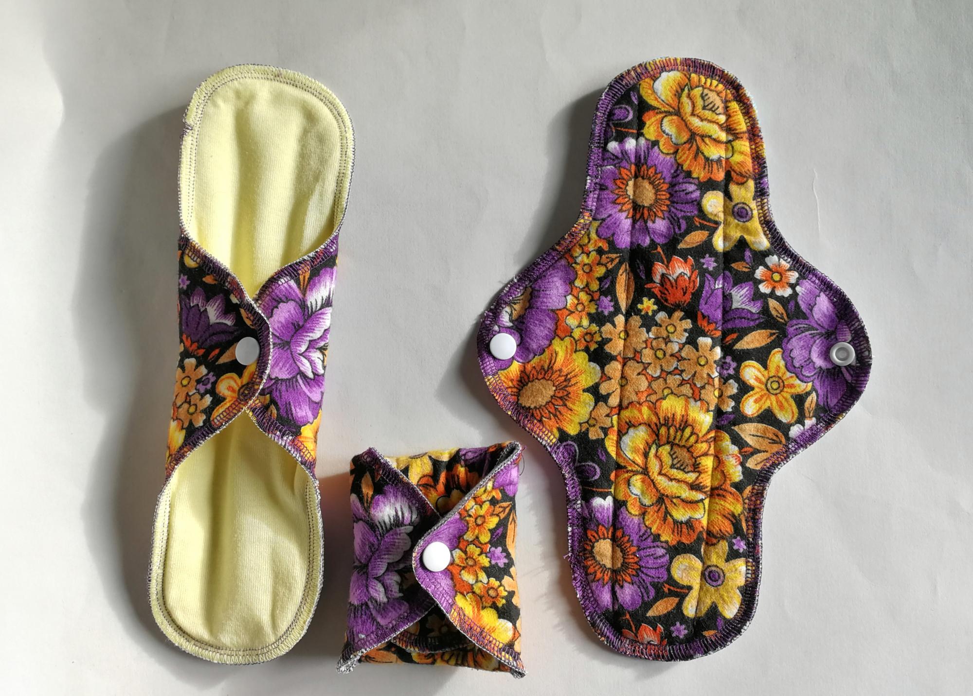 Daugkartiniai įklotai menstruacijoms „Violetinės gėlės“