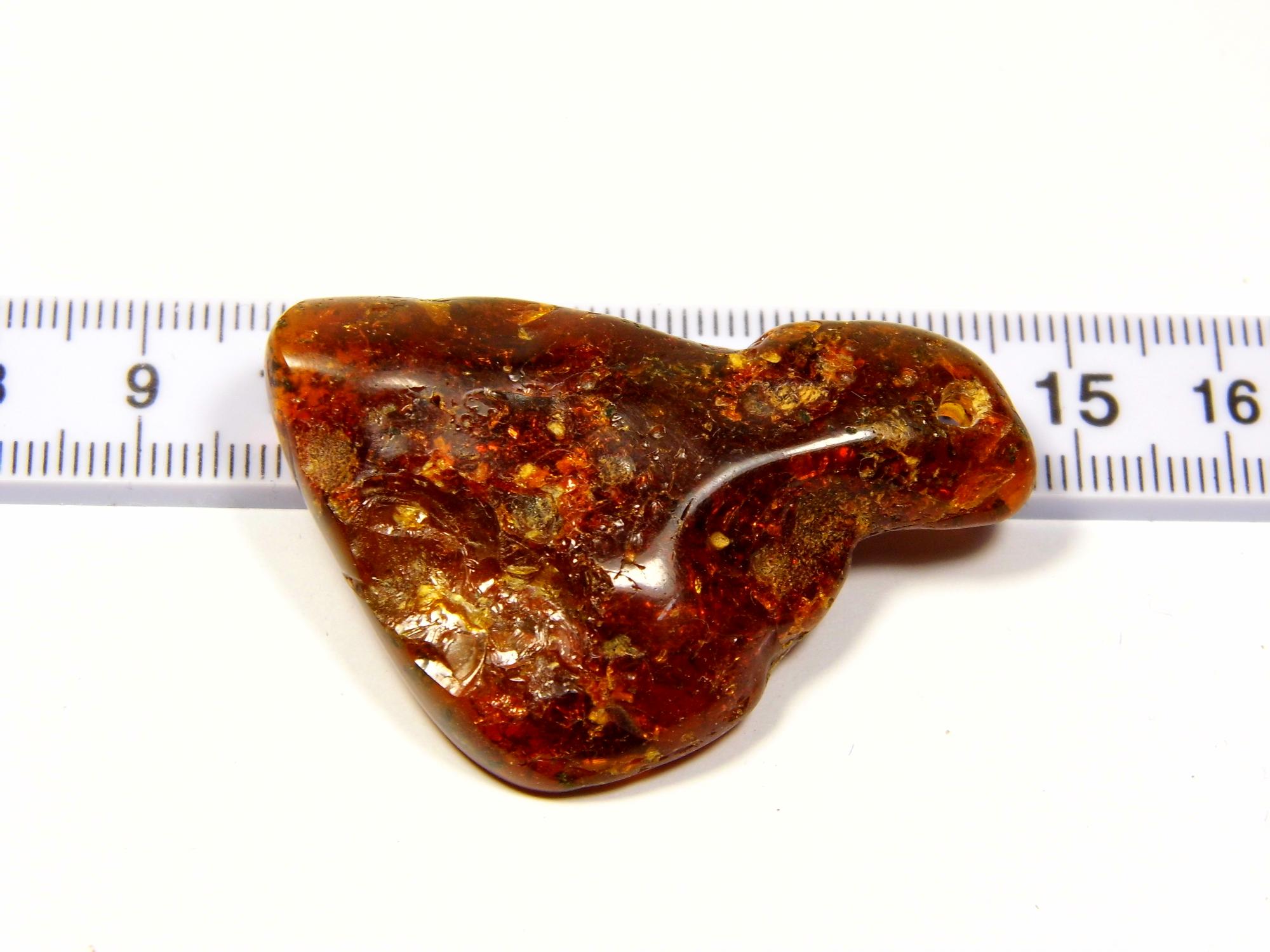Gintarinis pakabukas amuletas su skyle. 7.8gr. rudo gintaro pakabukas. Gintarinis pakabukas. Natūralus Baltijos gintaras. 0466